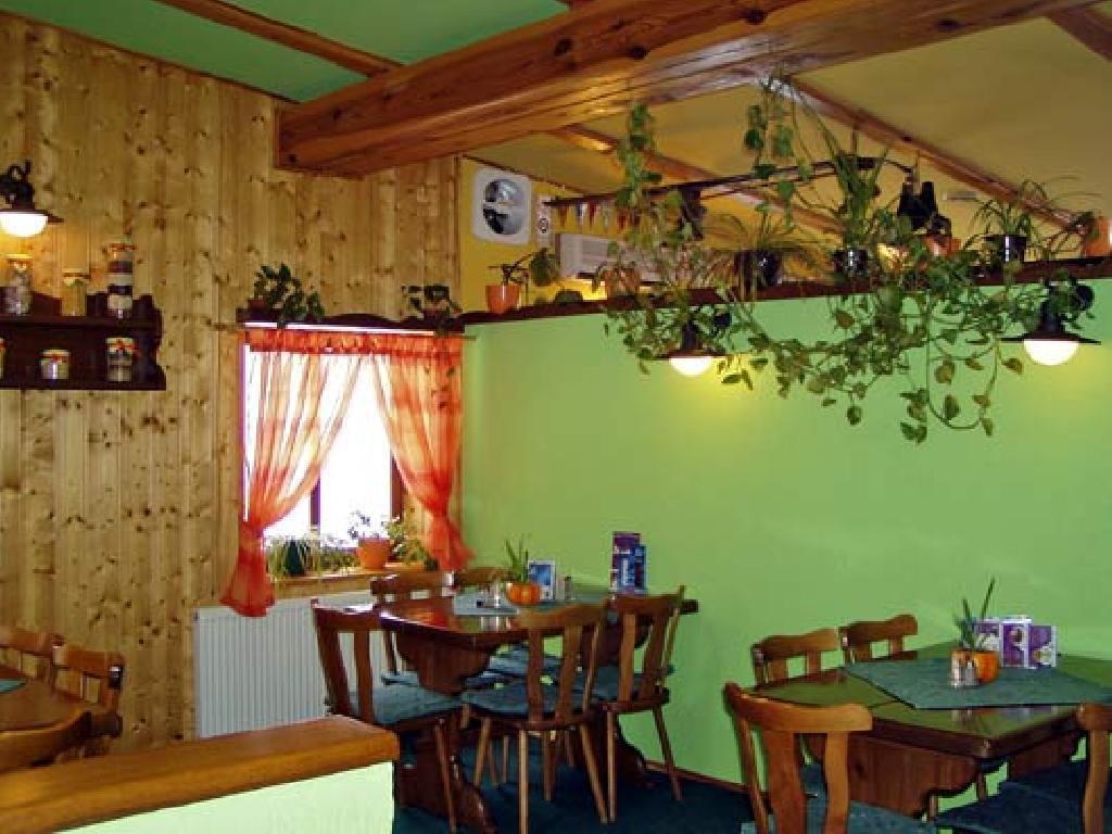Restaurace A Penzion U Vladaru Mikulasovice Exterior photo